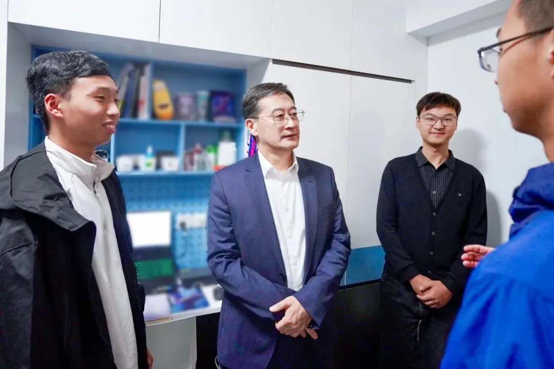 共话成长发展