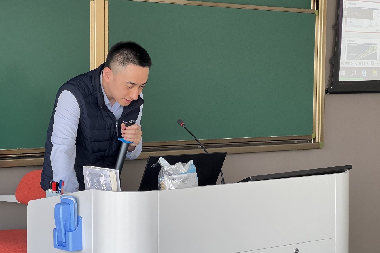 智慧民航科创中心首席科学家康锐教授