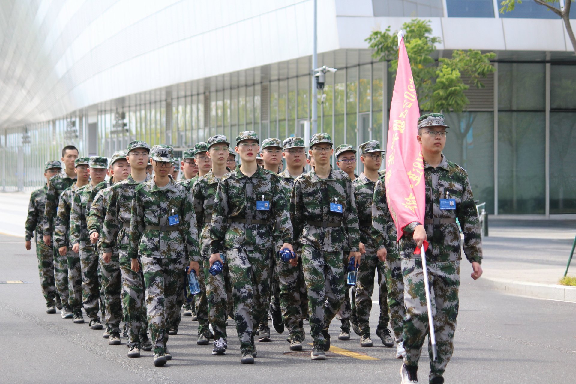 王云鹏走访慰问了杭州体育彩票36选7