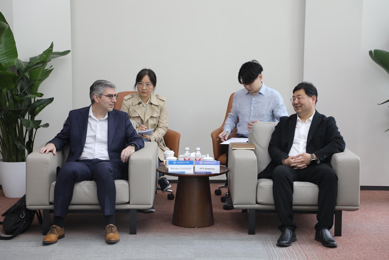 院长洪冠新