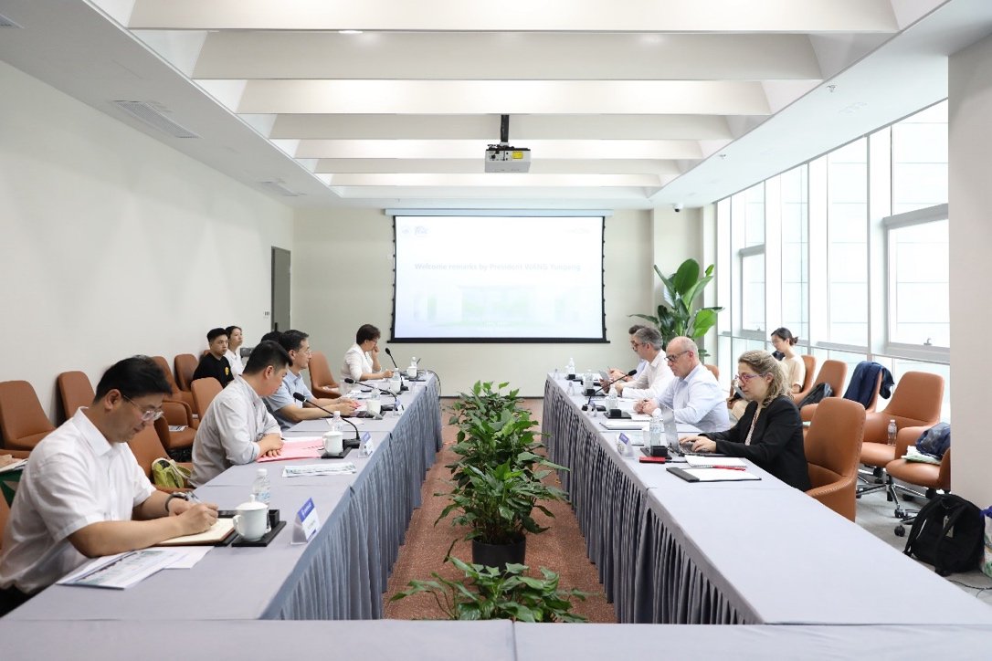 法国国立民航大学（ENAC）校长奥利